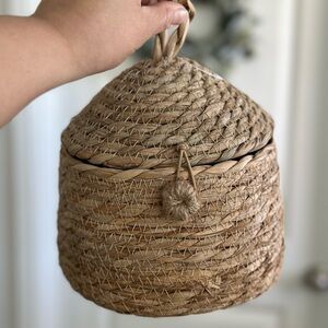 Bee Hive Basket